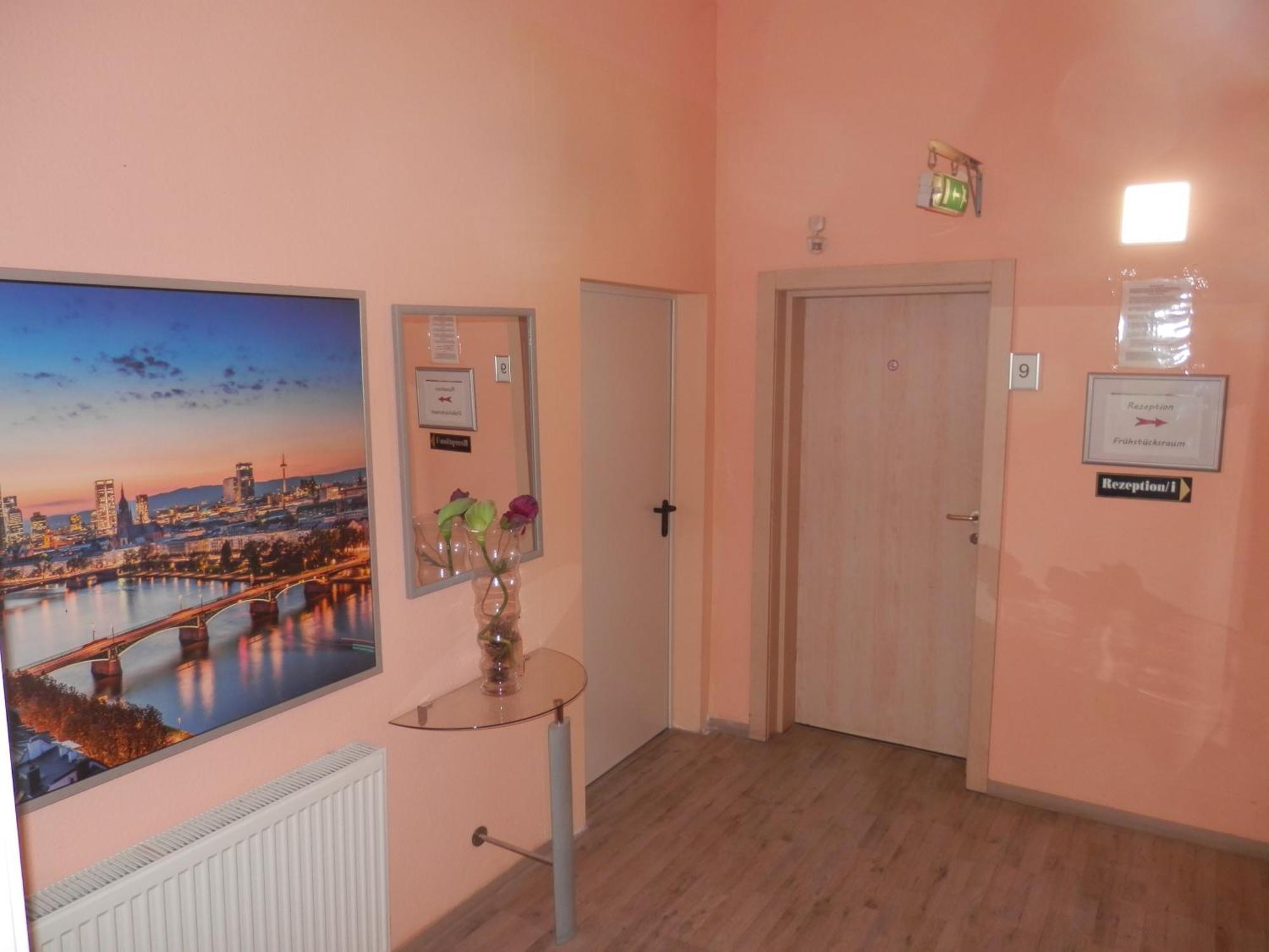 Relax Hotel-Ludwigshafen Екстер'єр фото