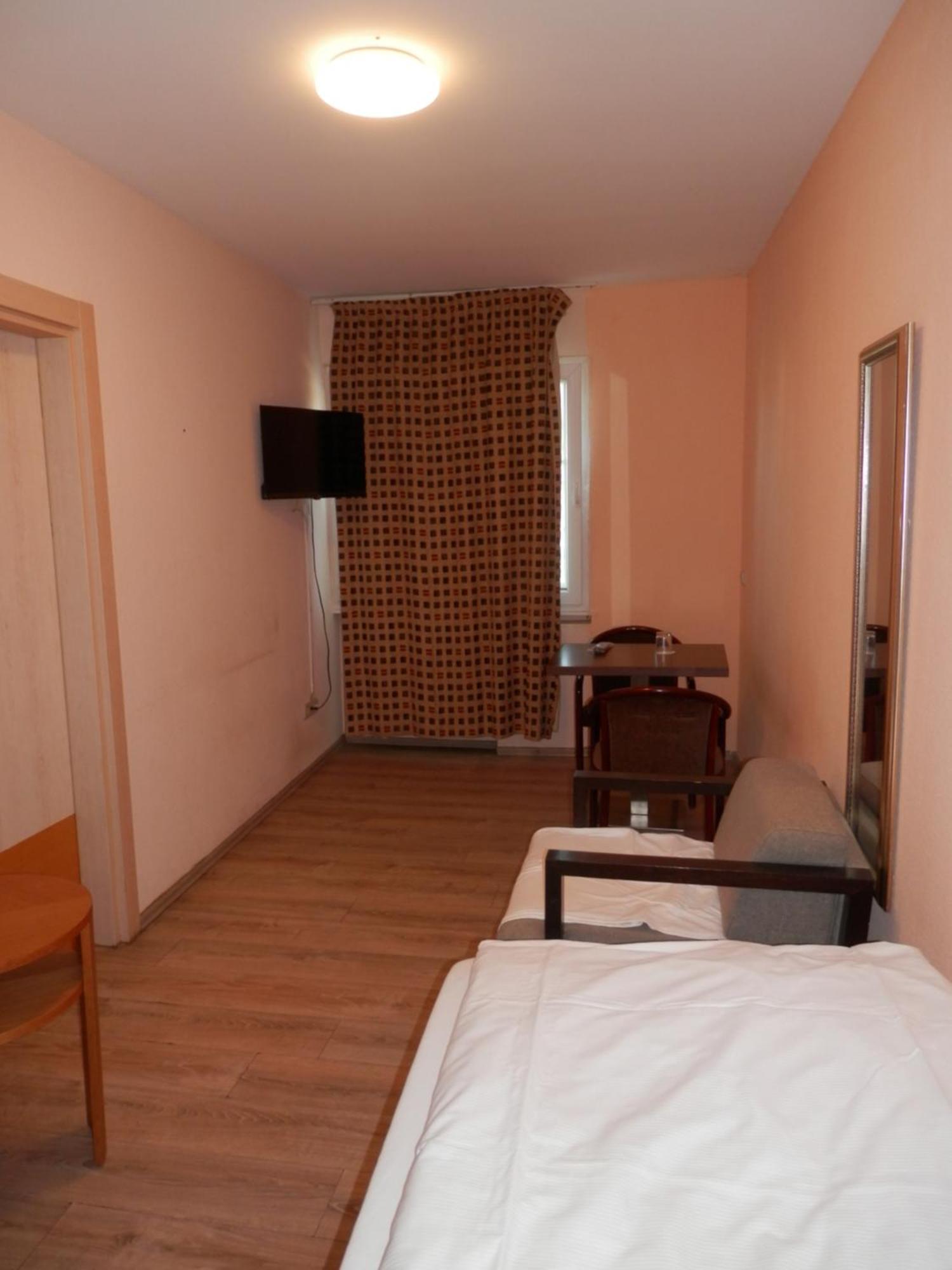 Relax Hotel-Ludwigshafen Екстер'єр фото
